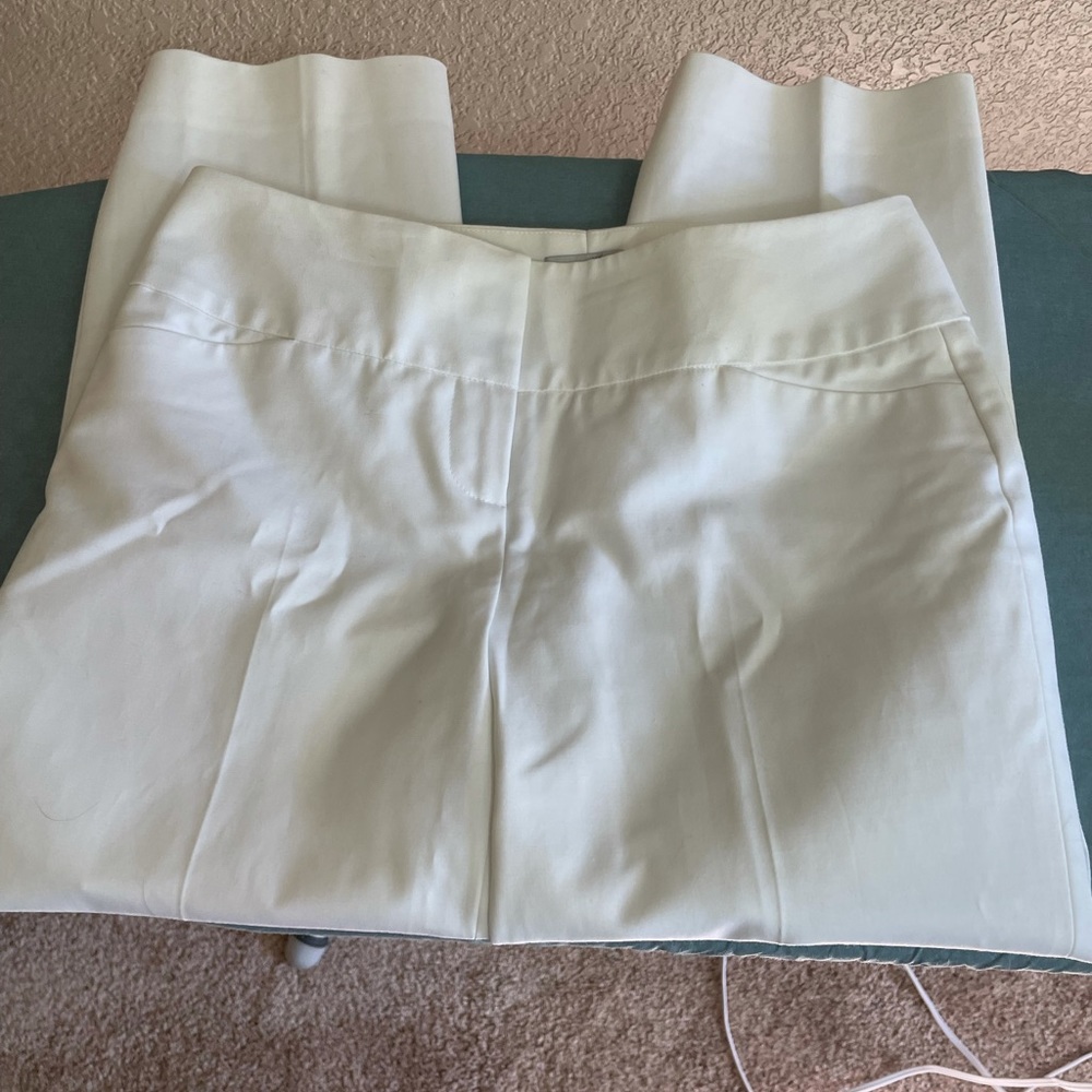 White cropped pants